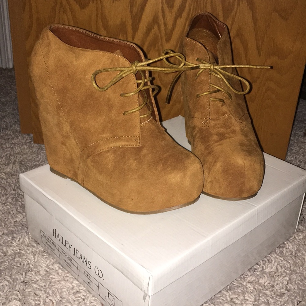 Hailey Jeans Co booties